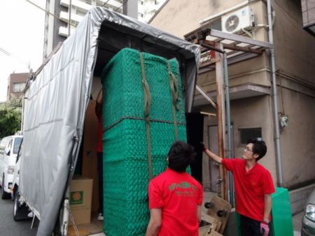 8月 お引越し専門 1 5t車 軽トラックの2倍 でお伺い 格安引越し 単身向け すまいのほっとライン