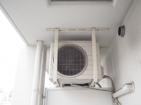 エアコン取り外しの費用相場と追加費用