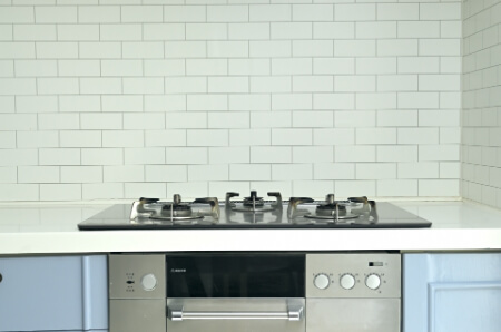 人気のキッチンタイルデザイン