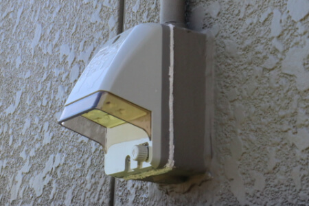 屋外用防水コンセントを取り付ける費用相場