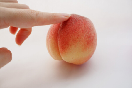 桃の甘さと日持ちを両立するベストな保存タイミング