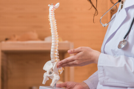 【腰痛整体】腰痛で通うのは整体院?整骨院?整形外科?どこ?