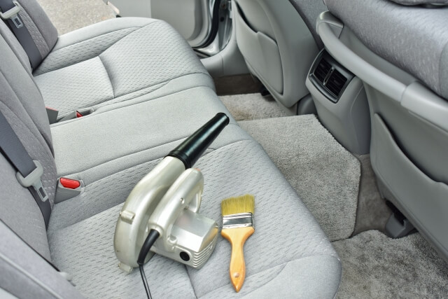 【車内掃除】プロの車内掃除はココが違う!