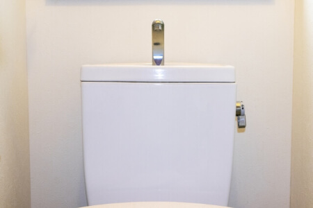トイレタンクを交換するメリットとデメリット
