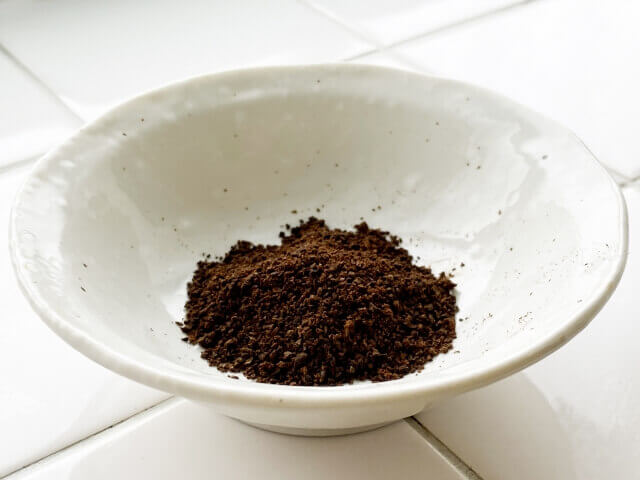 コーヒーかすの活用方 コーヒーかすは消臭剤 肥料 虫よけになる すまいのほっとライン