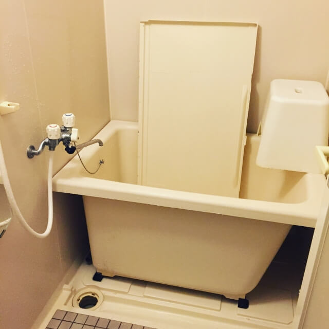 お風呂のカビ取り方法を知ったら浴槽のエプロンを外そう!