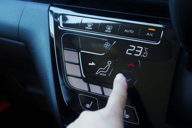 【カーエアコンの臭い】カーエアコンの臭い対策しよう!