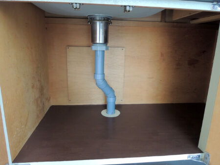 排水管の防臭ゴムを付け替える