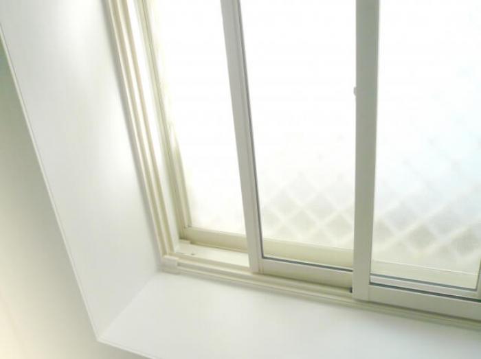 窓のさんを掃除する頻度は半年に1回 窓のさん掃除は特別な洗剤は必要ない すまいのほっとライン