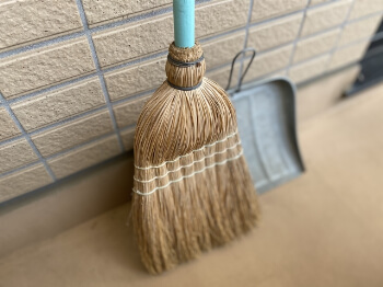 ベランダ掃除する方法 賃貸マンションのベランダ掃除は水道なしでできる すまいのホットライン