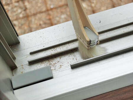 網戸のメンテナンス方法