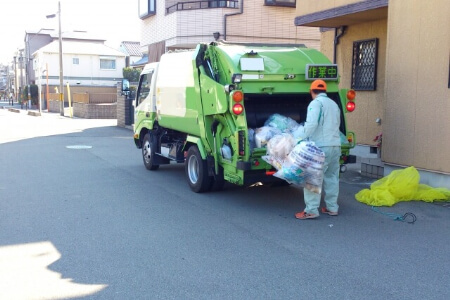 遺品をそのまま処分するのはやめよう