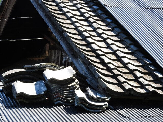【屋根の瓦】雨漏りした時の対処方法を知ってこう!