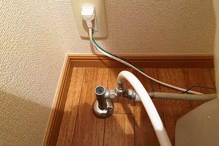 止水栓や部品が破損した