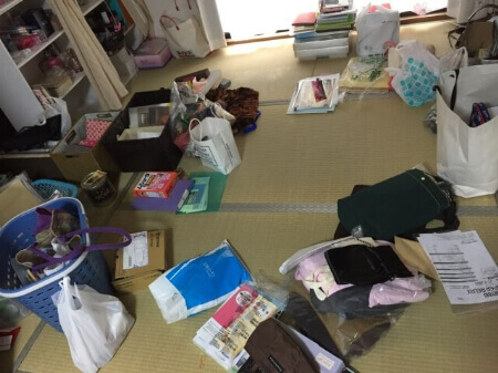 物を捨てた後は汚部屋掃除と収納する