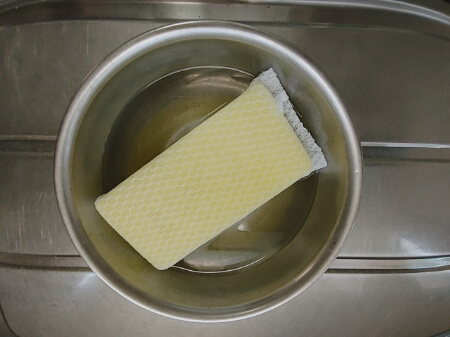 熱湯で食器用スポンジを除菌する方法