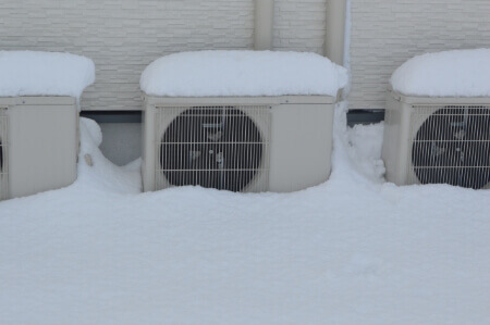 室外機に日除けすると冷房が効く 日除けカバーの選び方からオススメ商品を紹介 すまいのホットライン