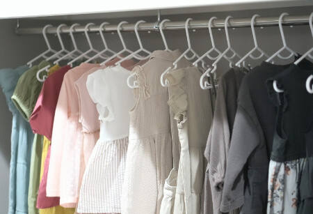 狭い部屋でも快適にベビー服を収納するアイデア15選
