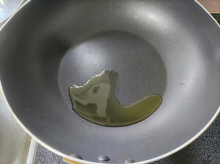 コンロの油汚れには重曹で落とそう
