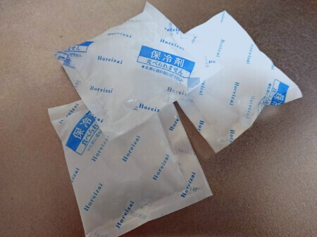 保冷剤の中身は?ほとんど水です