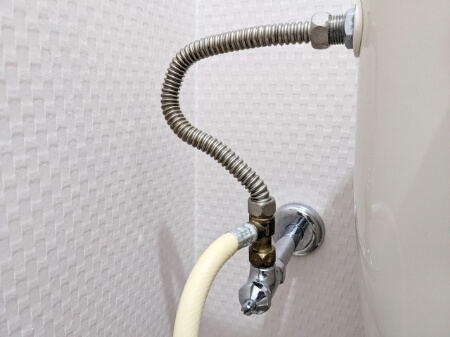トイレタンクを開けて掃除する方法