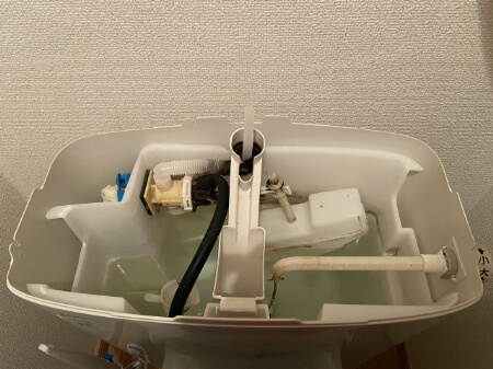 トイレタンクを掃除する理由と掃除頻度は?