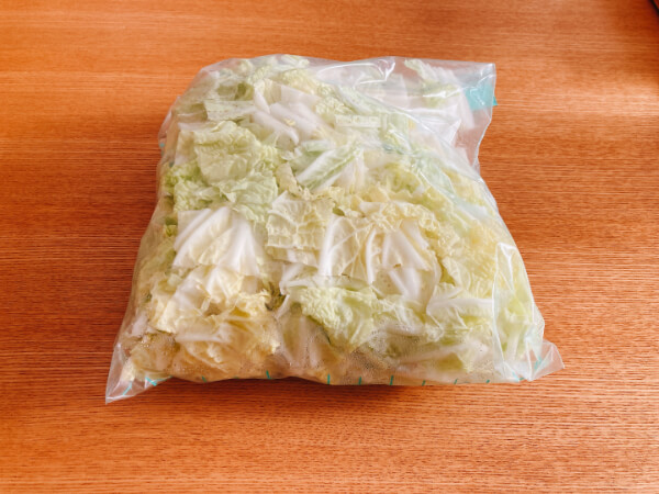 細切りなどにカットした白菜の保存方法