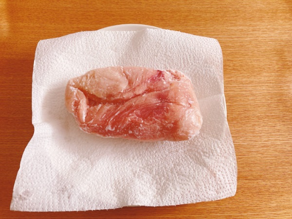 鶏肉を美味しく解凍したい時は冷蔵庫