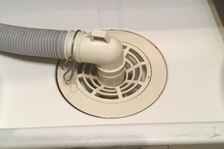 洗濯パンと同時に排水溝も掃除しよう