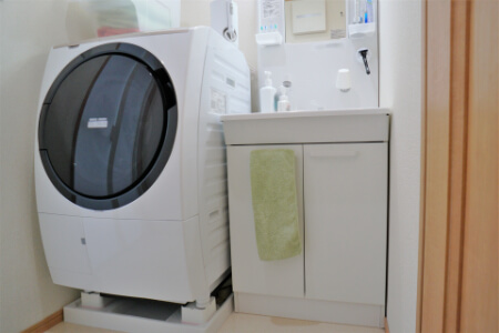 掃除機でドラム式洗濯機の乾燥フィルターを掃除する方法
