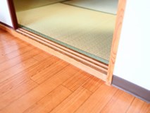 敷居 すべり