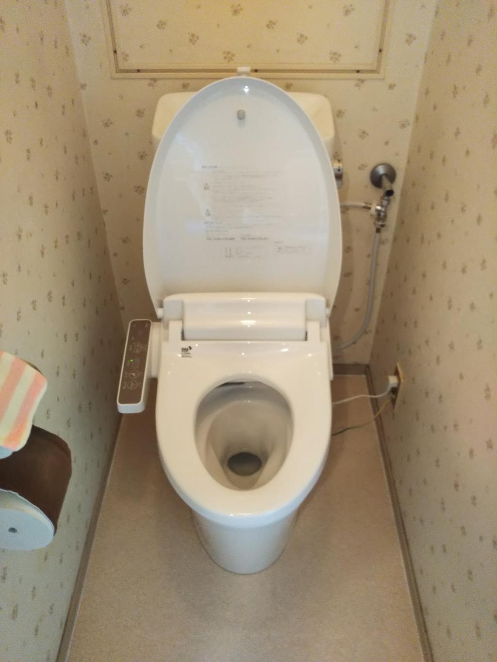 ウォシュレット（温水洗浄便座）取り付けのサービス写真