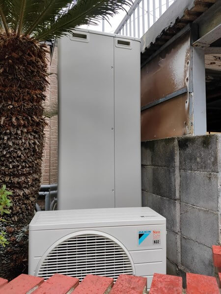 給湯器の交換・取り付け(電気給湯器)のサービス写真 給湯器の交換・取り付け(電気給湯器)のサービス写真