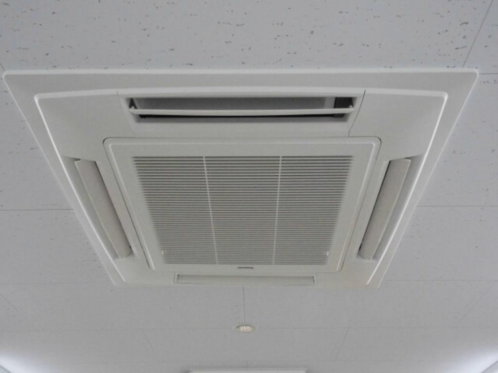エアコンクリーニング(天井埋込型)のサービス写真 エアコンクリーニング(天井埋込型)のサービス写真