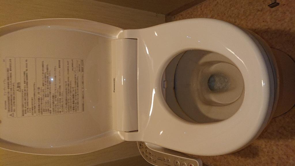 ウォシュレット（温水洗浄便座）取り付けのサービス写真