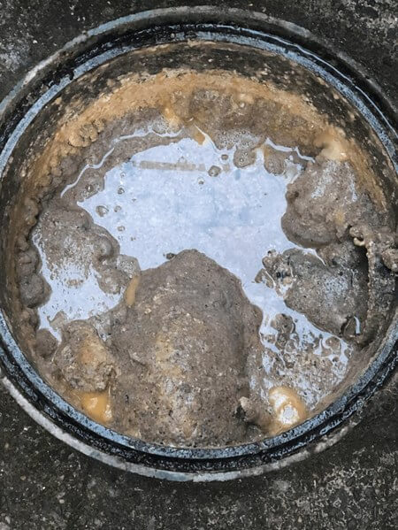【悪臭、害虫、詰まり予防に】室内排水口薬剤洗浄無料◎クレジットご利用可能です!のサービス写真3