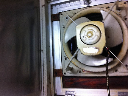 レンジフード(換気扇)クリーニング(プロペラ型)のサービス写真 レンジフード(換気扇)クリーニング(プロペラ型)のサービス写真