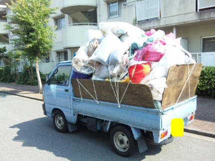 2トントラック】の廃品・不用品回収で積める量・料金・注意点
