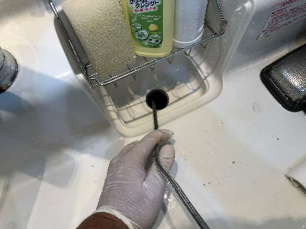水の流れが悪いのは排水管が原因かも？排水管汚れ悪臭の原因を排水管高圧洗浄で解決！のサービス写真1