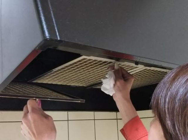 レンジフード（換気扇）クリーニング（レンジフード型）のサービス写真