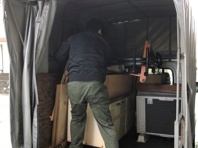 軽トラック詰放題◎コンパネ板の上まで載せ放題【無料見積り年中無休】【損害保険】のサービス写真2