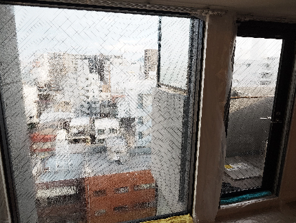 窓ガラスフィルム施工のサービス写真