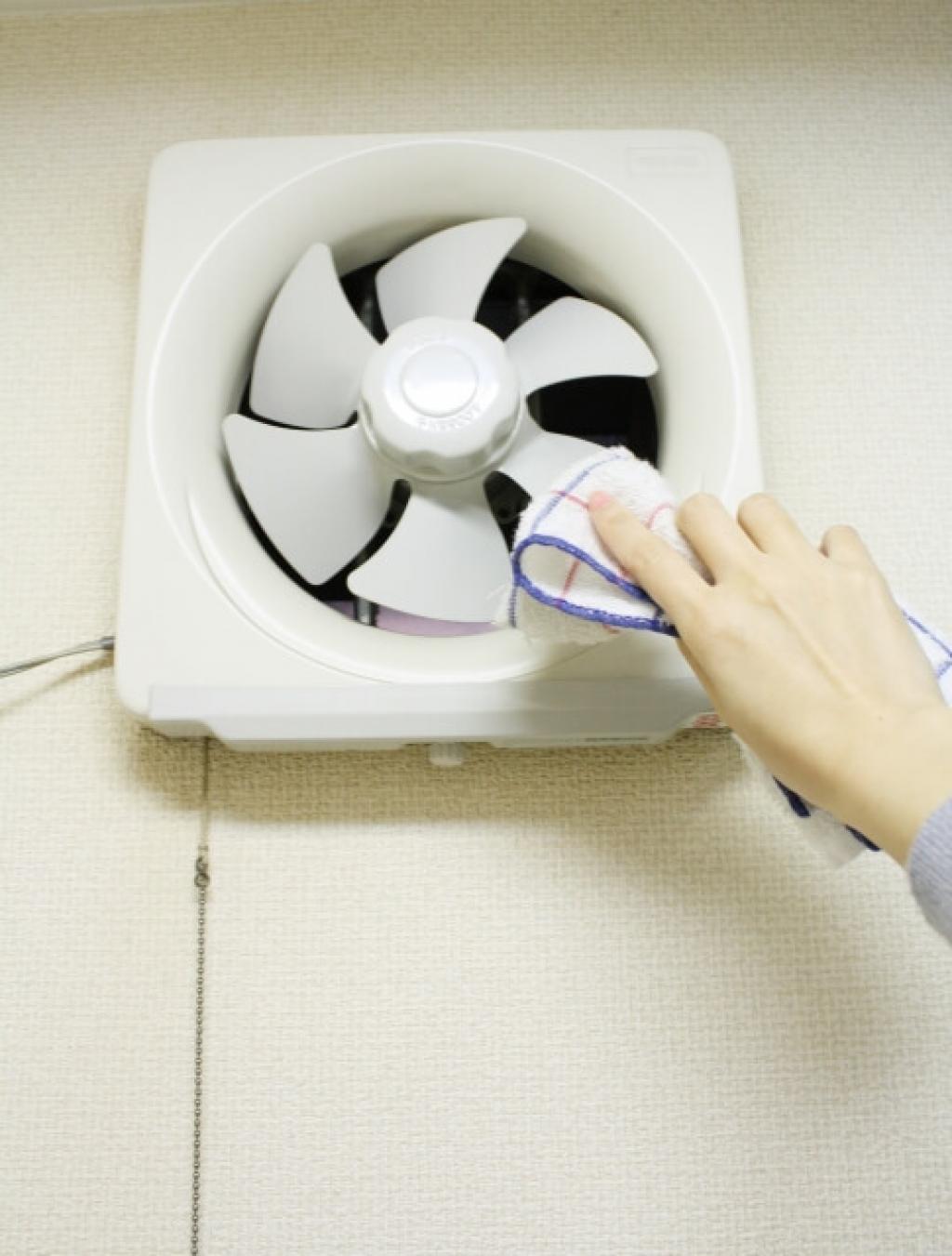 レンジフード（換気扇）クリーニング（プロペラ型）のサービス写真