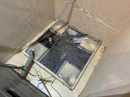 【即日対応可‼】排水口から逆流！排水エラーが出てしまった！プロにお任せ下さい！のサービス写真3