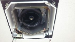 事務所・店舗・クリニック☆全機種メーカ業務用エアコン(天井カセット型)洗浄作業のサービスサムネイル写真1
