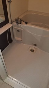 お風呂掃除（浴室）クリーニングお任せください！地域で1番安心できるお掃除屋さんのサービスサムネイル写真2