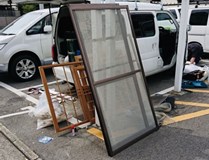 網戸張り替え☆熟練の職人がお伺い致します！ご依頼は3枚から承ります！職人がお伺いのサービスサムネイル写真1