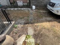 根元からしっかりと草むしり!迅速丁寧な対応をします!のサービスサムネイル写真1