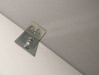 長年の経験と技術！地震対策の家具の固定はお任せ下さい！エリア外も対応可能な場合有のサービスサムネイル写真3