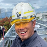 家の安全と価値を守る、プロによるトタン屋根塗装工事。信頼と安心をお届けします